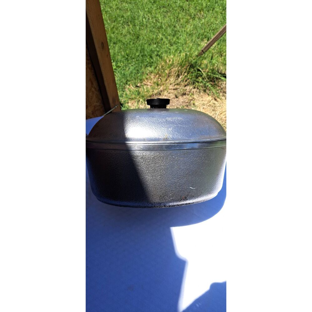 Vintage Club Aluminum Oval Dutch Oven Roaster Pot With Lid 6 Quart Silver Hammer - Picture 2 of 5